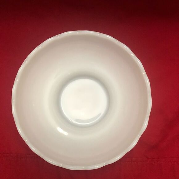 Vintage E.O brody M2000 Cleveland Ohio USA milk glass bowl - Picture 3 of 8